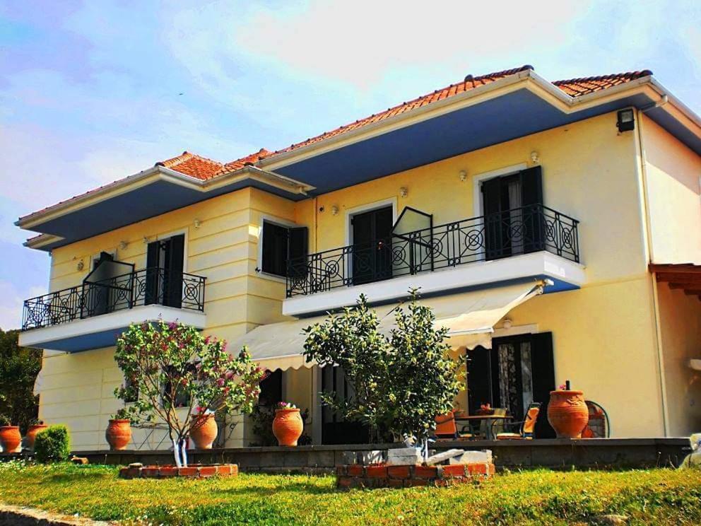 Guesthouse Bizani Neo Mpizani Exterior photo