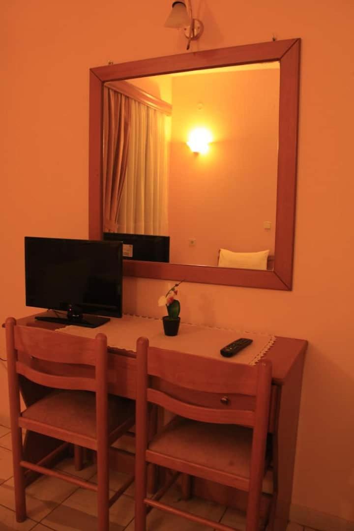 Guesthouse Bizani Neo Mpizani Exterior photo