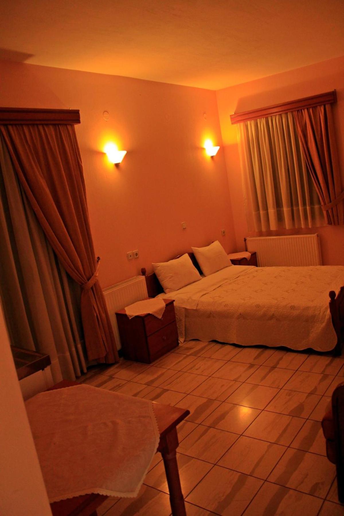 Guesthouse Bizani Neo Mpizani Exterior photo